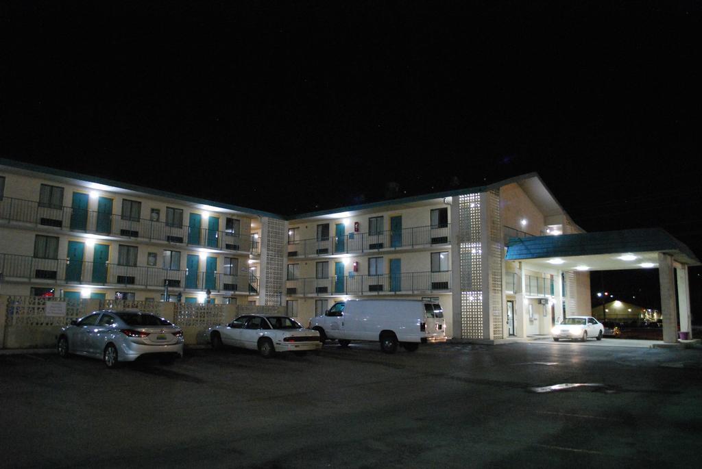 Bama Inn Huntsville Εξωτερικό φωτογραφία