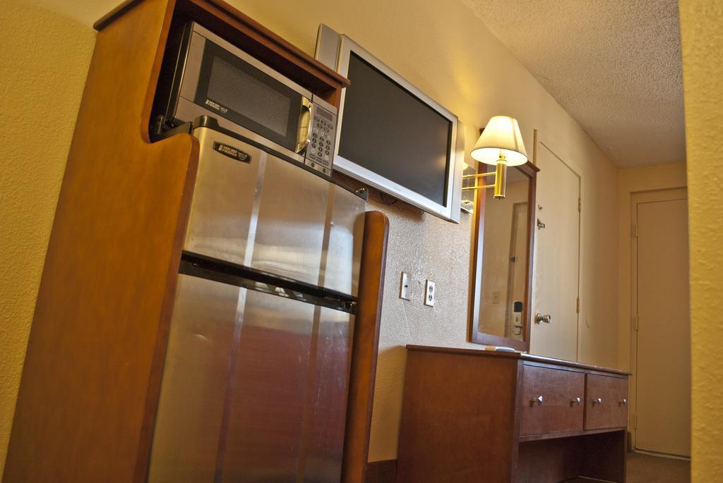 Bama Inn Huntsville Δωμάτιο φωτογραφία