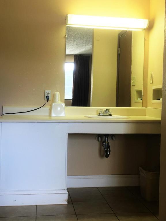 Bama Inn Huntsville Εξωτερικό φωτογραφία